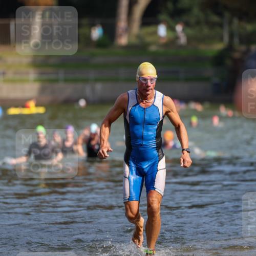 08.09.2024 - Stadtparktriathlon Michael Strokosch http://msf.ph/oto/7033512 08.09.2024 11:33:48 Schwimmen 673, 731 meine-sportfotos.de