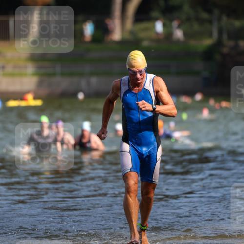 08.09.2024 - Stadtparktriathlon Michael Strokosch http://msf.ph/oto/7033514 08.09.2024 11:33:49 Schwimmen 673, 731 meine-sportfotos.de