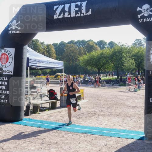 08.09.2024 - Stadtparktriathlon Luisa Fischer http://msf.ph/oto/7033515 08.09.2024 10:17:35 Ziel 143 meine-sportfotos.de