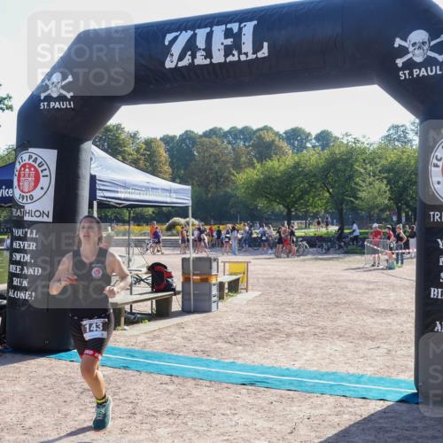 08.09.2024 - Stadtparktriathlon Luisa Fischer http://msf.ph/oto/7033519 08.09.2024 10:17:36 Ziel 143 meine-sportfotos.de