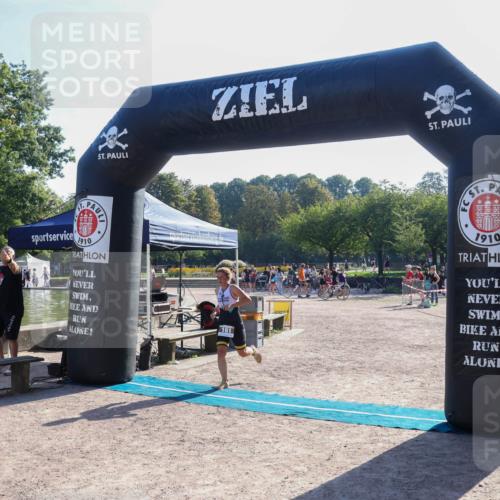 08.09.2024 - Stadtparktriathlon Luisa Fischer http://msf.ph/oto/7033533 08.09.2024 10:17:44 Ziel 161 meine-sportfotos.de