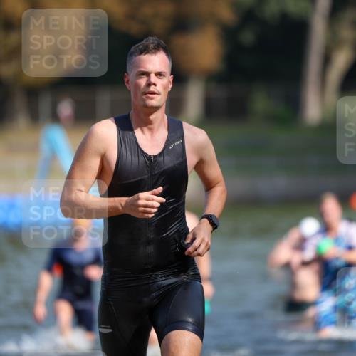 08.09.2024 - Stadtparktriathlon Michael Strokosch http://msf.ph/oto/7033540 08.09.2024 11:34:09 Schwimmen 665, 668, 691, 718, 719, 728, 734, 742 meine-sportfotos.de