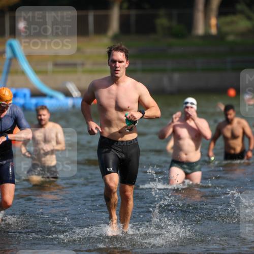 08.09.2024 - Stadtparktriathlon Michael Strokosch http://msf.ph/oto/7033548 08.09.2024 11:34:13 Schwimmen 691, 718, 728, 734, 742 meine-sportfotos.de