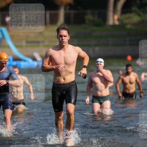 08.09.2024 - Stadtparktriathlon Michael Strokosch http://msf.ph/oto/7033552 08.09.2024 11:34:13 Schwimmen 691, 718, 728, 734, 742 meine-sportfotos.de