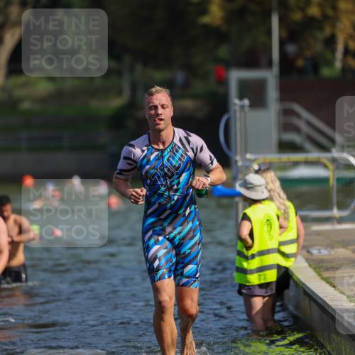 08.09.2024 - Stadtparktriathlon Michael Strokosch http://msf.ph/oto/7033556 08.09.2024 11:34:14 Schwimmen 691, 718, 728, 734, 742 meine-sportfotos.de
