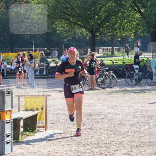 08.09.2024 - Stadtparktriathlon Luisa Fischer http://msf.ph/oto/7033572 08.09.2024 10:18:40 Ziel 135 meine-sportfotos.de