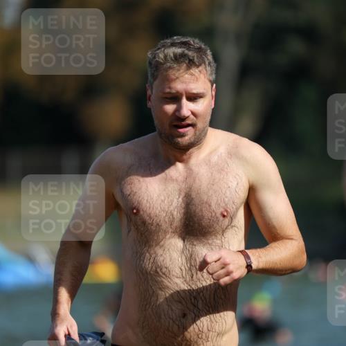 08.09.2024 - Stadtparktriathlon Michael Strokosch http://msf.ph/oto/7033593 08.09.2024 11:34:23 Schwimmen 692, 718, 742 meine-sportfotos.de
