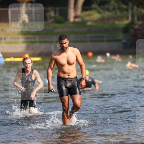 08.09.2024 - Stadtparktriathlon Michael Strokosch http://msf.ph/oto/7033599 08.09.2024 11:34:24 Schwimmen 692, 742 meine-sportfotos.de