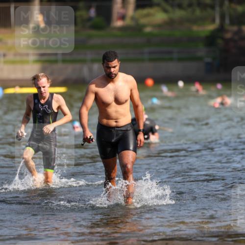 08.09.2024 - Stadtparktriathlon Michael Strokosch http://msf.ph/oto/7033601 08.09.2024 11:34:25 Schwimmen 692, 742 meine-sportfotos.de