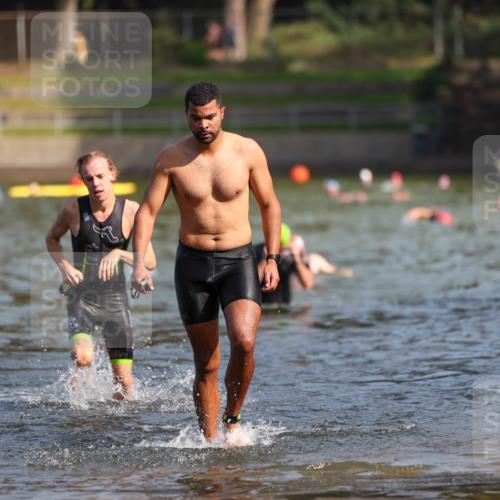 08.09.2024 - Stadtparktriathlon Michael Strokosch http://msf.ph/oto/7033609 08.09.2024 11:34:26 Schwimmen 692 meine-sportfotos.de