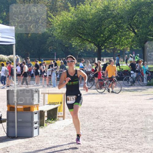 08.09.2024 - Stadtparktriathlon Luisa Fischer http://msf.ph/oto/7033614 08.09.2024 10:19:19 Ziel 163, 167 meine-sportfotos.de