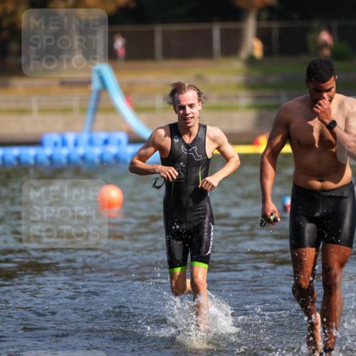 08.09.2024 - Stadtparktriathlon Michael Strokosch http://msf.ph/oto/7033615 08.09.2024 11:34:27 Schwimmen 684, 692 meine-sportfotos.de