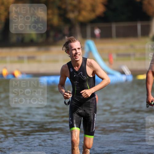 08.09.2024 - Stadtparktriathlon Michael Strokosch http://msf.ph/oto/7033623 08.09.2024 11:34:28 Schwimmen 684, 692 meine-sportfotos.de