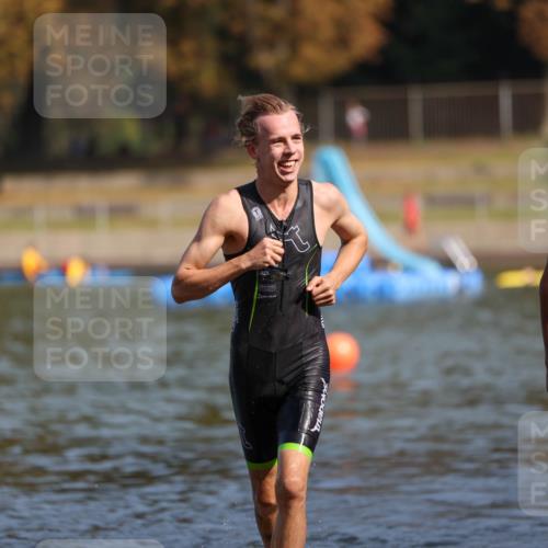 08.09.2024 - Stadtparktriathlon Michael Strokosch http://msf.ph/oto/7033625 08.09.2024 11:34:29 Schwimmen 684, 692 meine-sportfotos.de