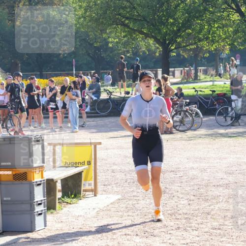 08.09.2024 - Stadtparktriathlon Luisa Fischer http://msf.ph/oto/7033626 08.09.2024 10:19:33 Ziel 152 meine-sportfotos.de