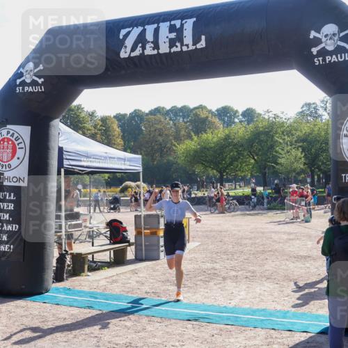 08.09.2024 - Stadtparktriathlon Luisa Fischer http://msf.ph/oto/7033628 08.09.2024 10:19:34 Ziel 152 meine-sportfotos.de