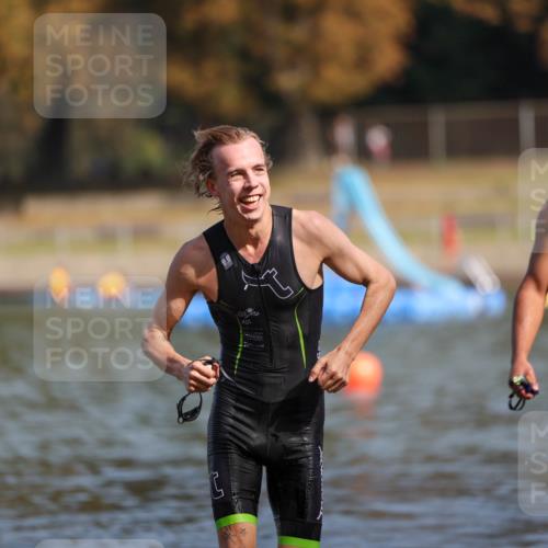 08.09.2024 - Stadtparktriathlon Michael Strokosch http://msf.ph/oto/7033629 08.09.2024 11:34:29 Schwimmen 684, 692 meine-sportfotos.de
