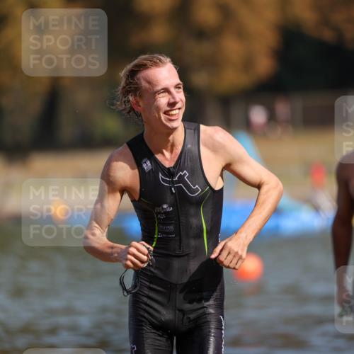 08.09.2024 - Stadtparktriathlon Michael Strokosch http://msf.ph/oto/7033635 08.09.2024 11:34:30 Schwimmen 684, 692 meine-sportfotos.de