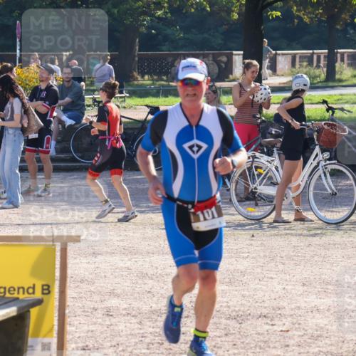 08.09.2024 - Stadtparktriathlon Luisa Fischer http://msf.ph/oto/7033650 08.09.2024 10:20:01 Ziel 101 meine-sportfotos.de