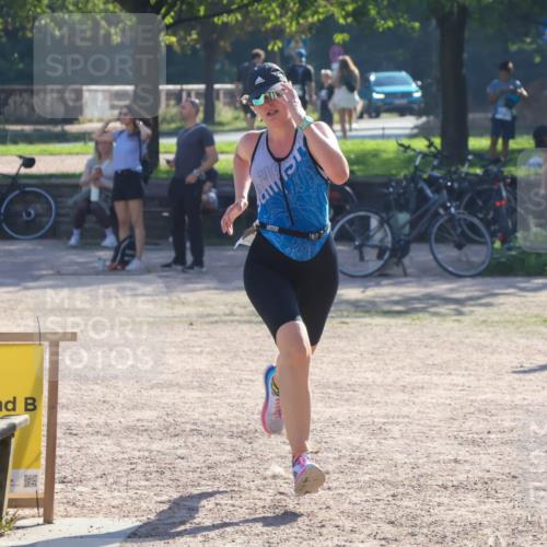 08.09.2024 - Stadtparktriathlon Luisa Fischer http://msf.ph/oto/7033664 08.09.2024 10:21:12 Ziel 150 meine-sportfotos.de