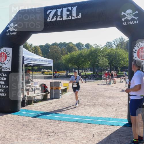 08.09.2024 - Stadtparktriathlon Luisa Fischer http://msf.ph/oto/7033683 08.09.2024 10:21:22 Ziel 52 meine-sportfotos.de