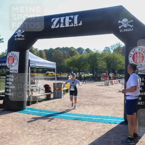 08.09.2024 - Stadtparktriathlon Luisa Fischer http://msf.ph/oto/7033684 08.09.2024 10:21:22 Ziel 52 meine-sportfotos.de