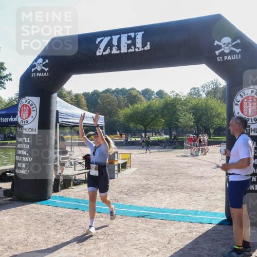 08.09.2024 - Stadtparktriathlon Luisa Fischer http://msf.ph/oto/7033690 08.09.2024 10:21:23 Ziel 52 meine-sportfotos.de