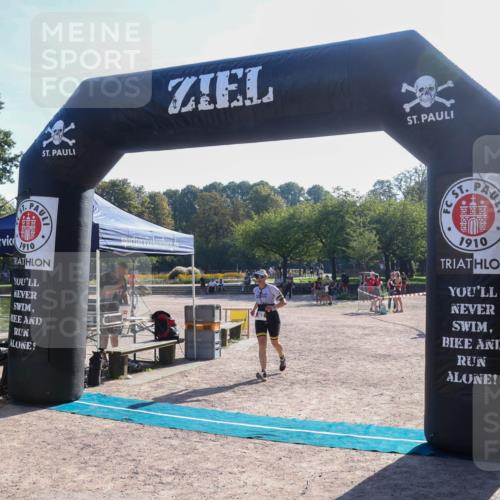 08.09.2024 - Stadtparktriathlon Luisa Fischer http://msf.ph/oto/7033701 08.09.2024 10:21:48 Ziel 162 meine-sportfotos.de