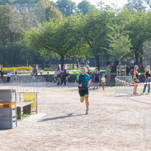 08.09.2024 - Stadtparktriathlon Luisa Fischer http://msf.ph/oto/7033722 08.09.2024 10:24:55 Ziel 164 meine-sportfotos.de