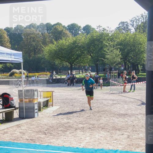 08.09.2024 - Stadtparktriathlon Luisa Fischer http://msf.ph/oto/7033724 08.09.2024 10:24:56 Ziel 164 meine-sportfotos.de