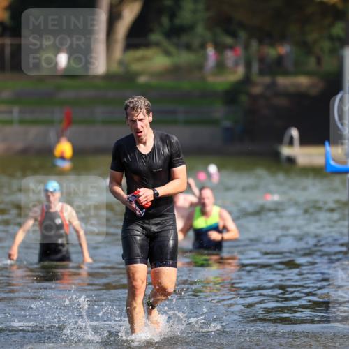 08.09.2024 - Stadtparktriathlon Michael Strokosch http://msf.ph/oto/7033730 08.09.2024 11:35:19 Schwimmen 726 meine-sportfotos.de