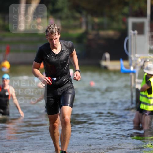 08.09.2024 - Stadtparktriathlon Michael Strokosch http://msf.ph/oto/7033745 08.09.2024 11:35:21 Schwimmen 677, 726 meine-sportfotos.de