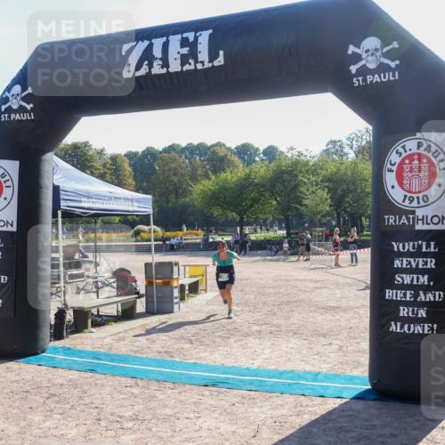 08.09.2024 - Stadtparktriathlon Luisa Fischer http://msf.ph/oto/7033748 08.09.2024 10:26:25 Ziel 100 meine-sportfotos.de