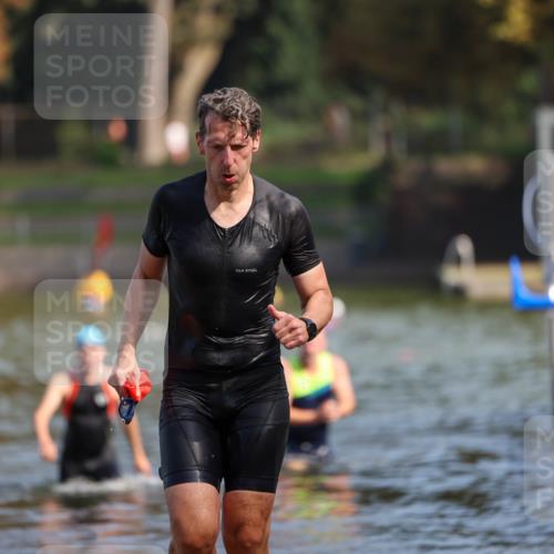 08.09.2024 - Stadtparktriathlon Michael Strokosch http://msf.ph/oto/7033753 08.09.2024 11:35:22 Schwimmen 677, 726, 735 meine-sportfotos.de