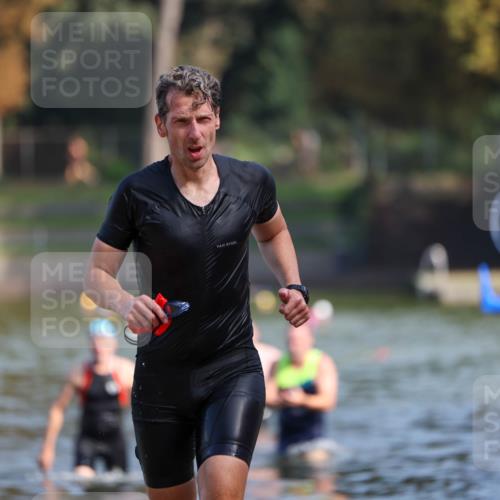 08.09.2024 - Stadtparktriathlon Michael Strokosch http://msf.ph/oto/7033756 08.09.2024 11:35:23 Schwimmen 677, 726, 735 meine-sportfotos.de