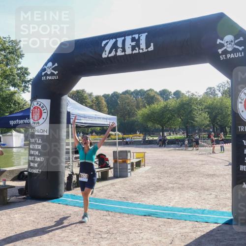 08.09.2024 - Stadtparktriathlon Luisa Fischer http://msf.ph/oto/7033758 08.09.2024 10:26:26 Ziel 100 meine-sportfotos.de