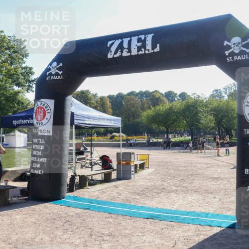 08.09.2024 - Stadtparktriathlon Luisa Fischer http://msf.ph/oto/7033763 08.09.2024 10:26:27 Ziel 100 meine-sportfotos.de