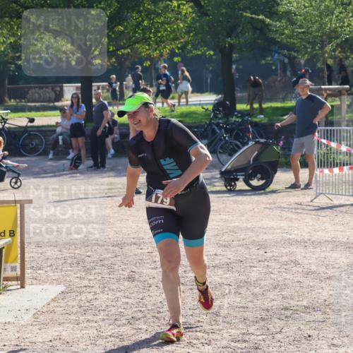 08.09.2024 - Stadtparktriathlon Luisa Fischer http://msf.ph/oto/7033765 08.09.2024 10:27:55 Ziel 179 meine-sportfotos.de