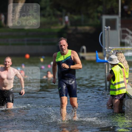 08.09.2024 - Stadtparktriathlon Michael Strokosch http://msf.ph/oto/7033772 08.09.2024 11:35:29 Schwimmen 677, 701, 702, 735 meine-sportfotos.de