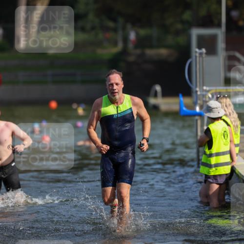 08.09.2024 - Stadtparktriathlon Michael Strokosch http://msf.ph/oto/7033776 08.09.2024 11:35:30 Schwimmen 677, 701, 702, 735 meine-sportfotos.de
