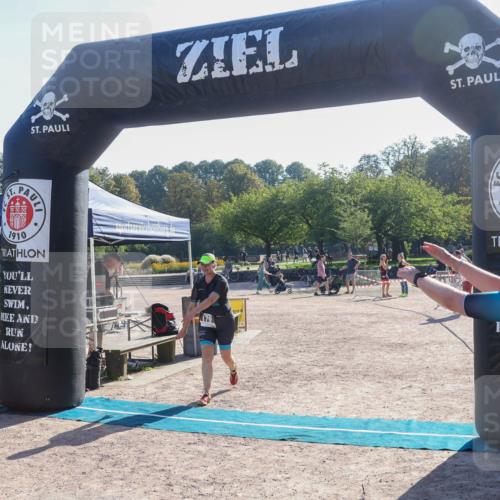 08.09.2024 - Stadtparktriathlon Luisa Fischer http://msf.ph/oto/7033777 08.09.2024 10:27:56 Ziel 179 meine-sportfotos.de