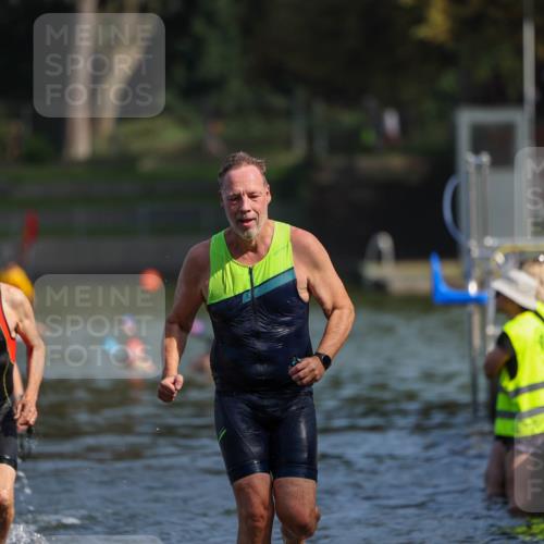 08.09.2024 - Stadtparktriathlon Michael Strokosch http://msf.ph/oto/7033790 08.09.2024 11:35:31 Schwimmen 677, 701, 702, 735 meine-sportfotos.de