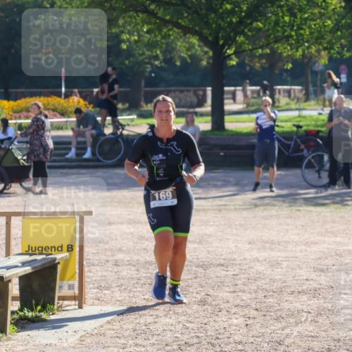 08.09.2024 - Stadtparktriathlon Luisa Fischer http://msf.ph/oto/7033824 08.09.2024 10:30:27 Ziel 169 meine-sportfotos.de