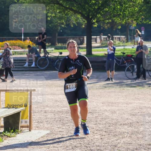 08.09.2024 - Stadtparktriathlon Luisa Fischer http://msf.ph/oto/7033826 08.09.2024 10:30:27 Ziel 169 meine-sportfotos.de