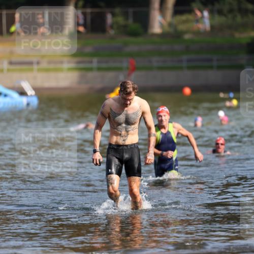 08.09.2024 - Stadtparktriathlon Michael Strokosch http://msf.ph/oto/7033831 08.09.2024 11:35:53 Schwimmen 717, 740 meine-sportfotos.de