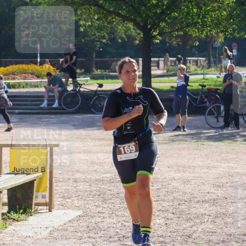 08.09.2024 - Stadtparktriathlon Luisa Fischer http://msf.ph/oto/7033832 08.09.2024 10:30:28 Ziel 169 meine-sportfotos.de