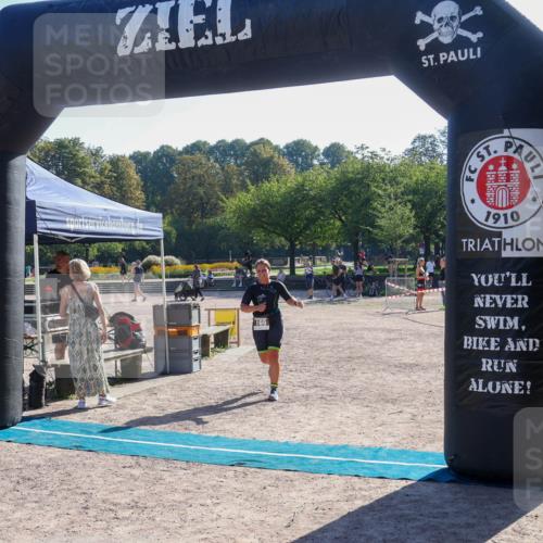 08.09.2024 - Stadtparktriathlon Luisa Fischer http://msf.ph/oto/7033834 08.09.2024 10:30:29 Ziel 169 meine-sportfotos.de