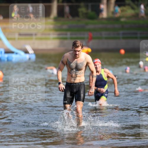 08.09.2024 - Stadtparktriathlon Michael Strokosch http://msf.ph/oto/7033835 08.09.2024 11:35:55 Schwimmen 717, 740 meine-sportfotos.de