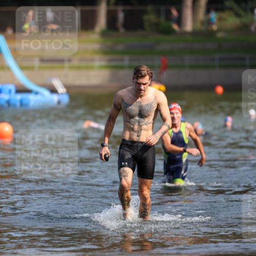 08.09.2024 - Stadtparktriathlon Michael Strokosch http://msf.ph/oto/7033836 08.09.2024 11:35:55 Schwimmen 717, 740 meine-sportfotos.de