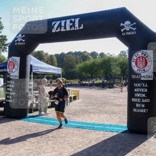 08.09.2024 - Stadtparktriathlon Luisa Fischer http://msf.ph/oto/7033839 08.09.2024 10:30:30 Ziel 169 meine-sportfotos.de